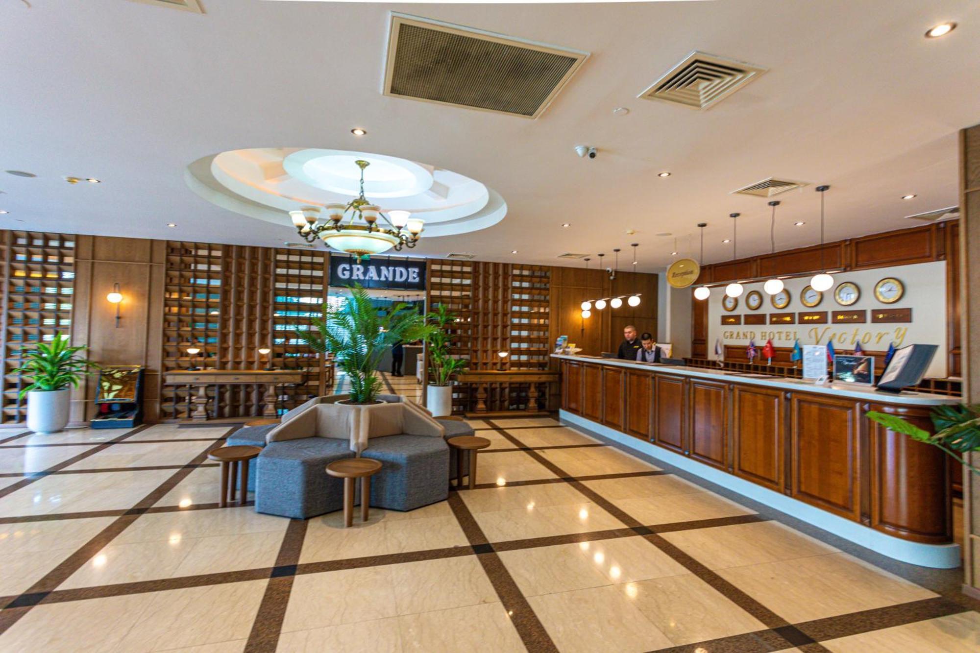 Grand Hotel Victory Aktau  Eksteriør billede Lobby