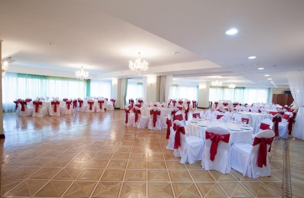 Grand Hotel Victory Aktau  Eksteriør billede A banquet hall