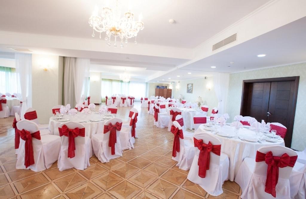 Grand Hotel Victory Aktau  Eksteriør billede A banquet hall