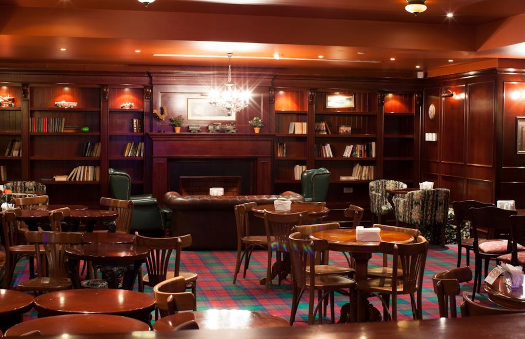 Grand Hotel Victory Aktau  Eksteriør billede The library